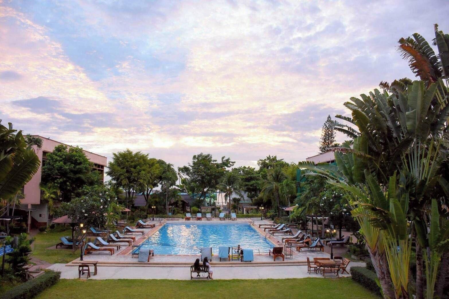 บาศญ่า บีช โฮเทล แอนด์ - เซ็นเธร่า บีช โฮเทล 3* Pattaya