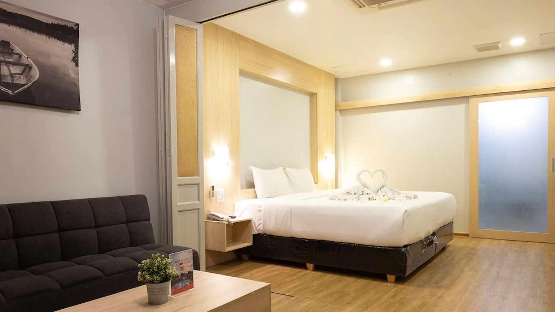 โรงแรม บาศญ่า บีช โฮเทล แอนด์ - เซ็นเธร่า บีช โฮเทล Pattaya