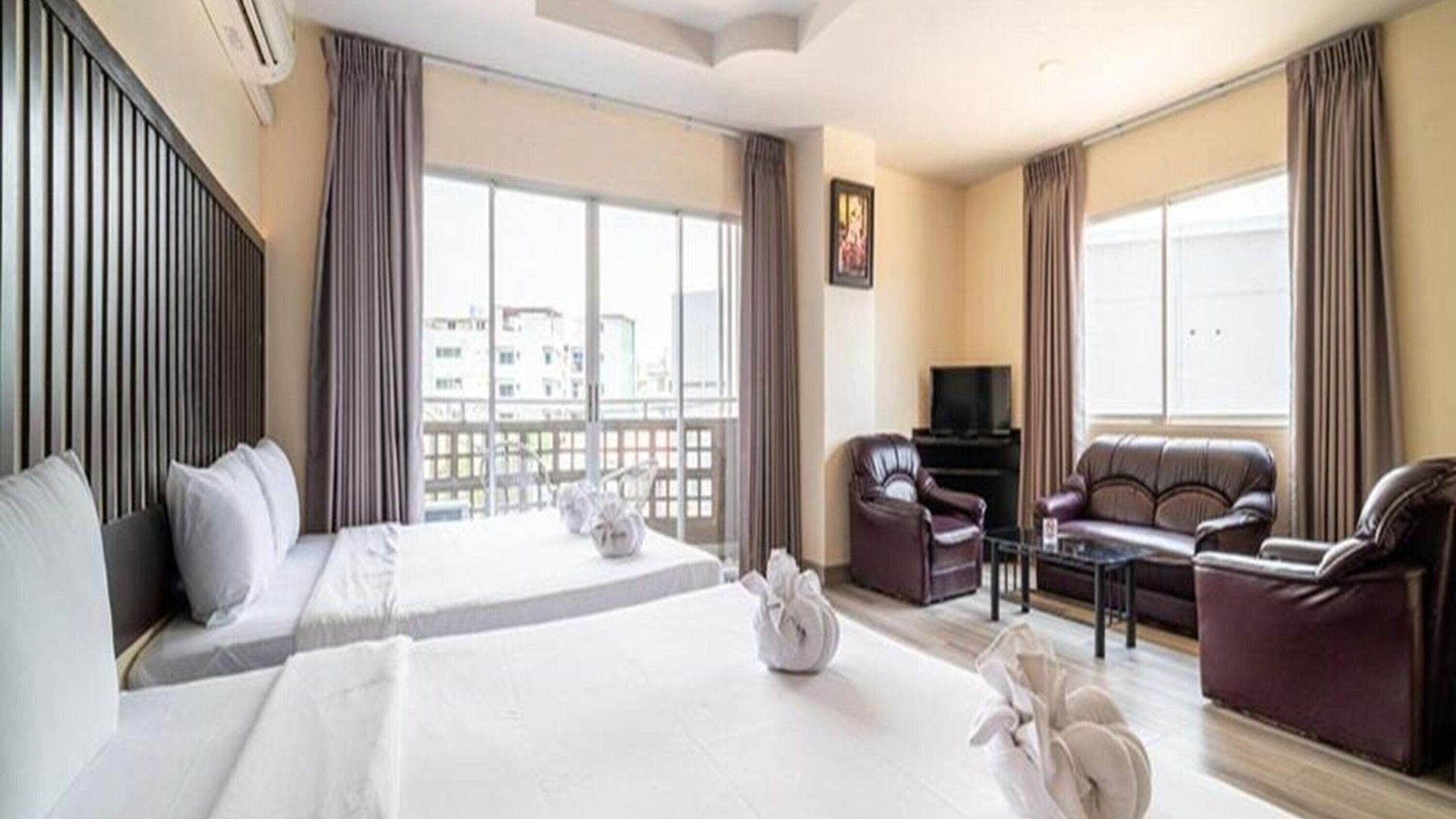 Sunday Ja โรงแรม 5*