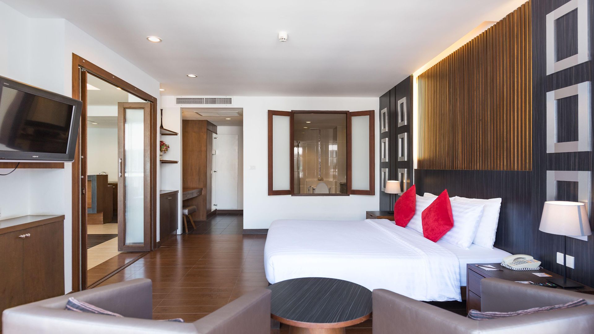 โฮเต็ล เจ พัทยา โรงแรม 4*