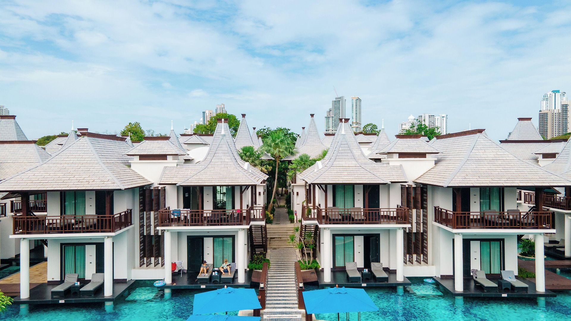 Z Through By The Zign โรงแรม Pattaya