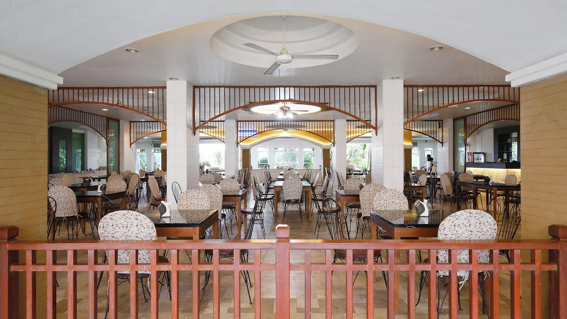 โรงแรม อีสเทิร์นแกรนด์พาเลซ