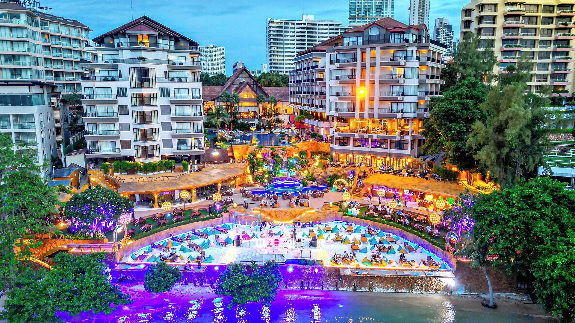 Garden Cliff And Pattaya