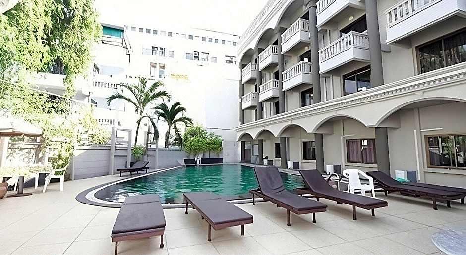 Lodge Honey Pattaya