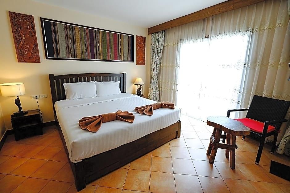 Inn The Red Balcony 2*