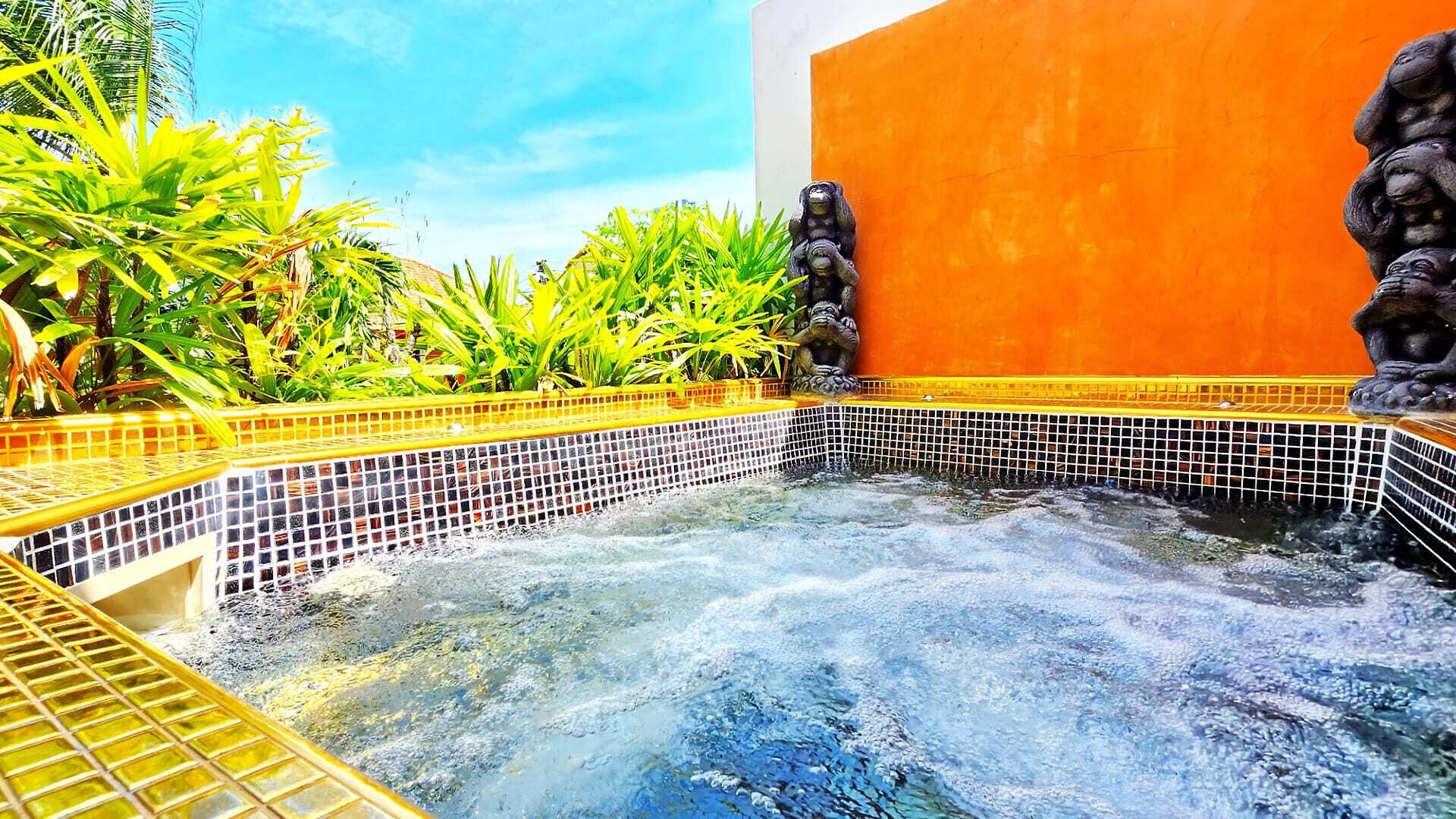 Wowland Luxury Pool Walking Street * Pattaya