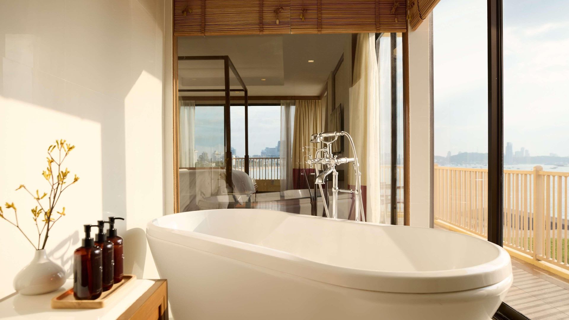 Dusit Thani 5*