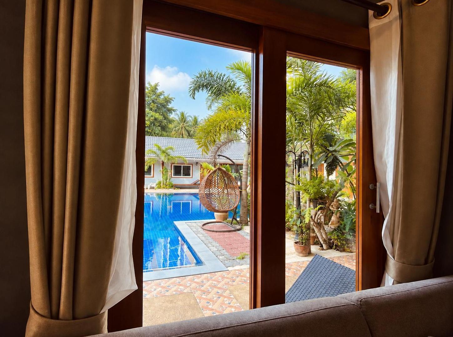 โรงแรม Paradise Land 3*