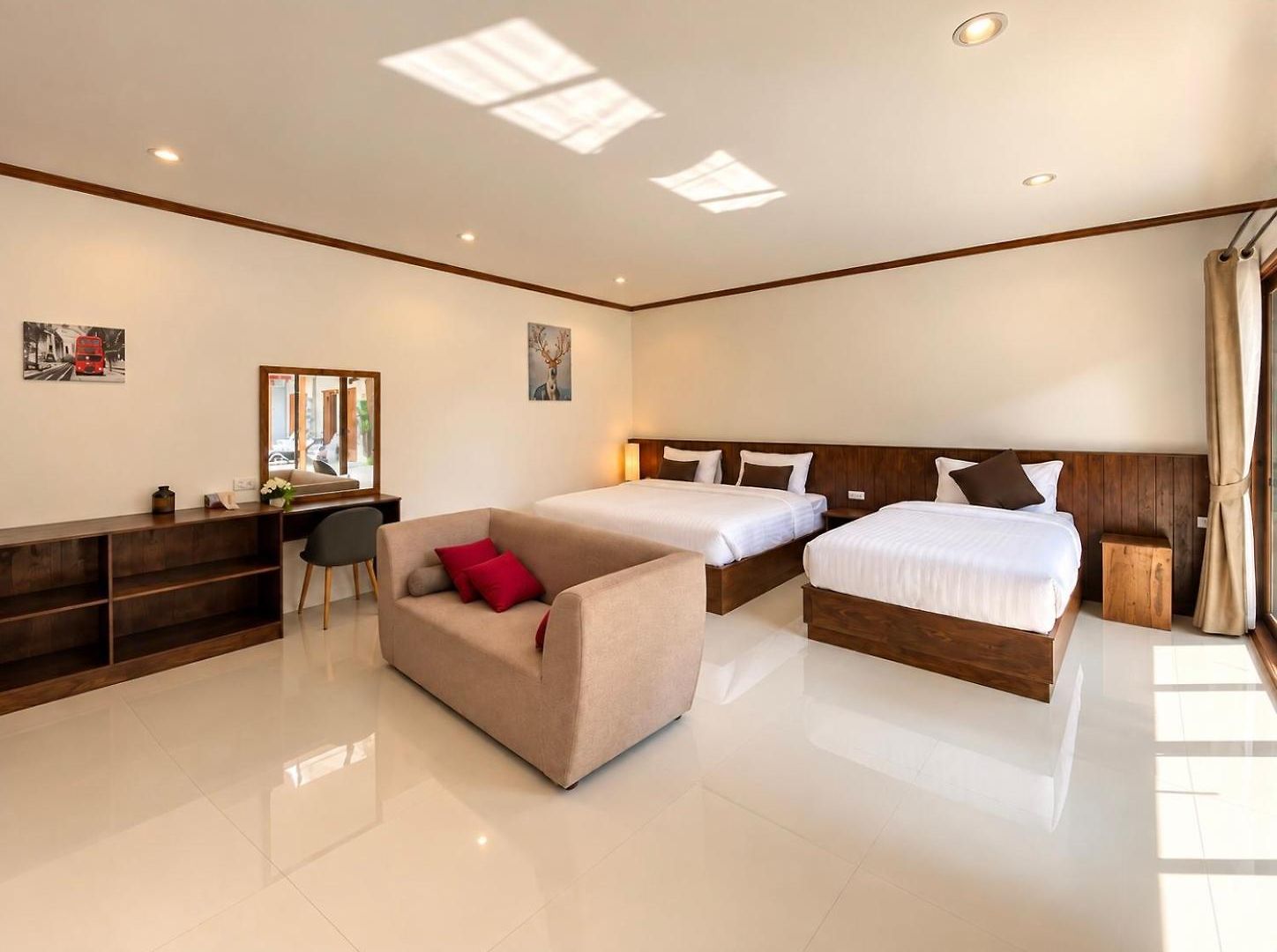 Paradise Land โรงแรม 3*