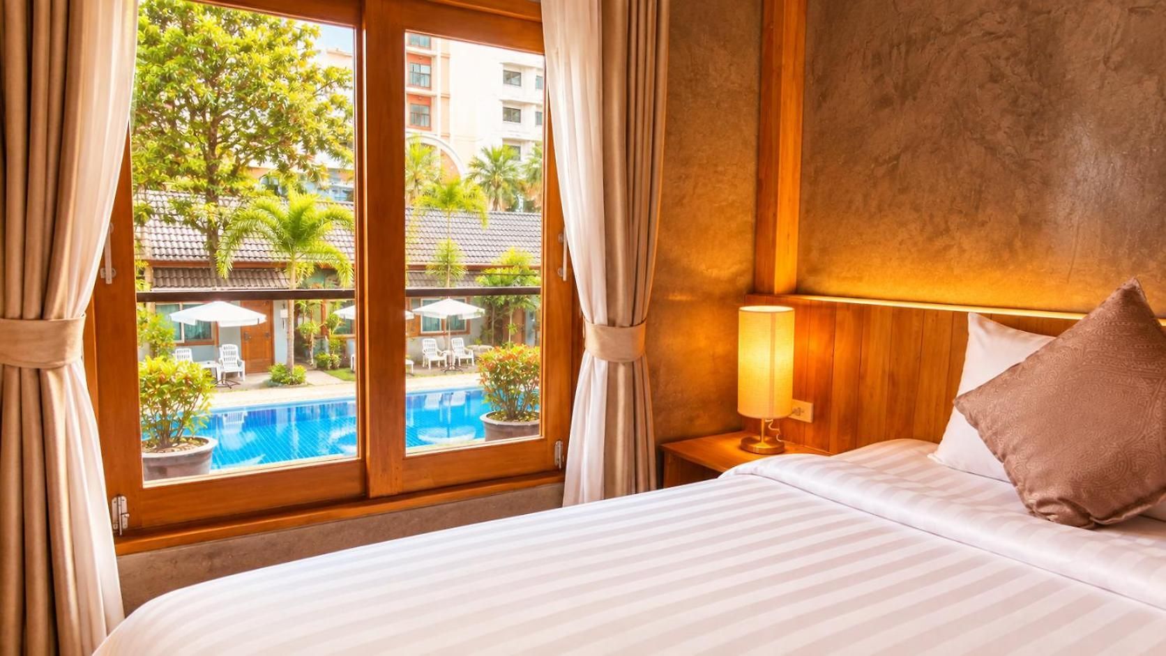 Paradise Land โรงแรม Pattaya