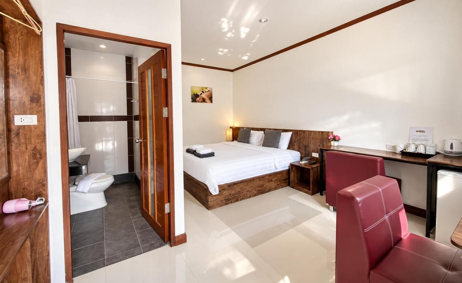 โรงแรม Paradise Land