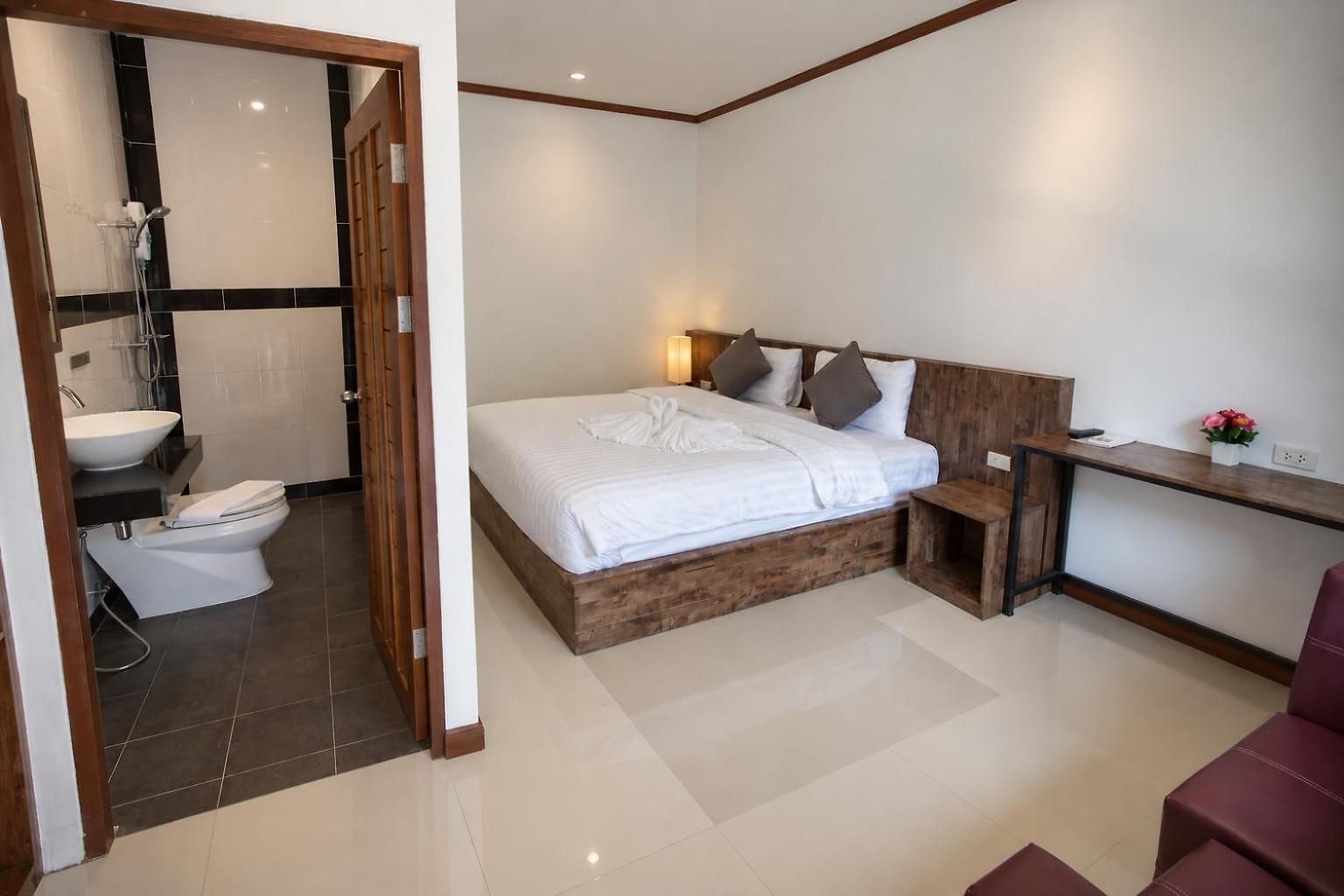 Paradise Land โรงแรม Pattaya
