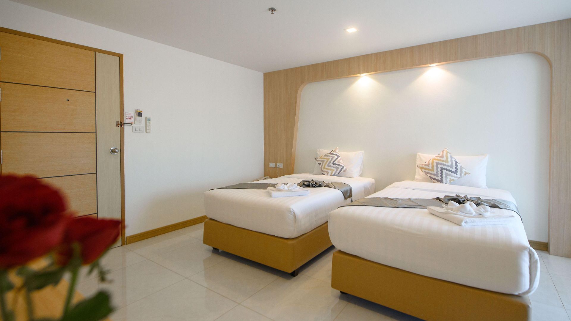โรงแรม Iris Palace 5*
