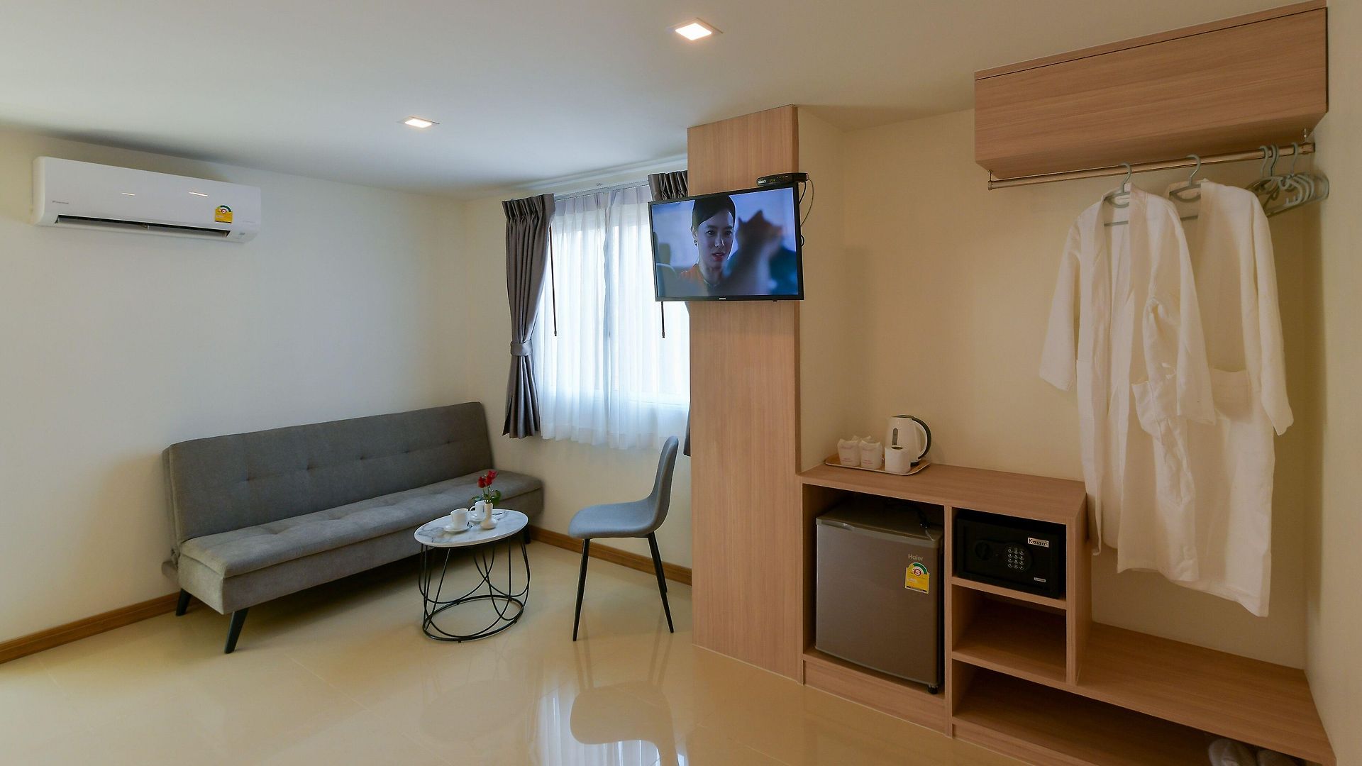Iris Palace Pattaya