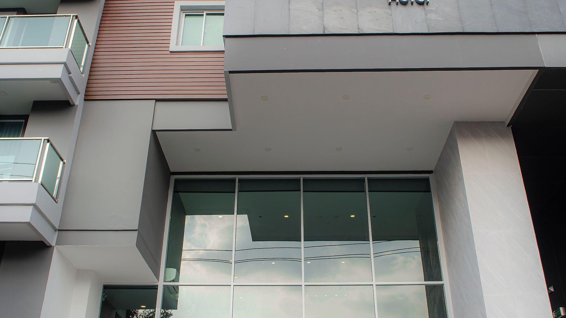 โรงแรม The Rizin Phratamnak 3*
