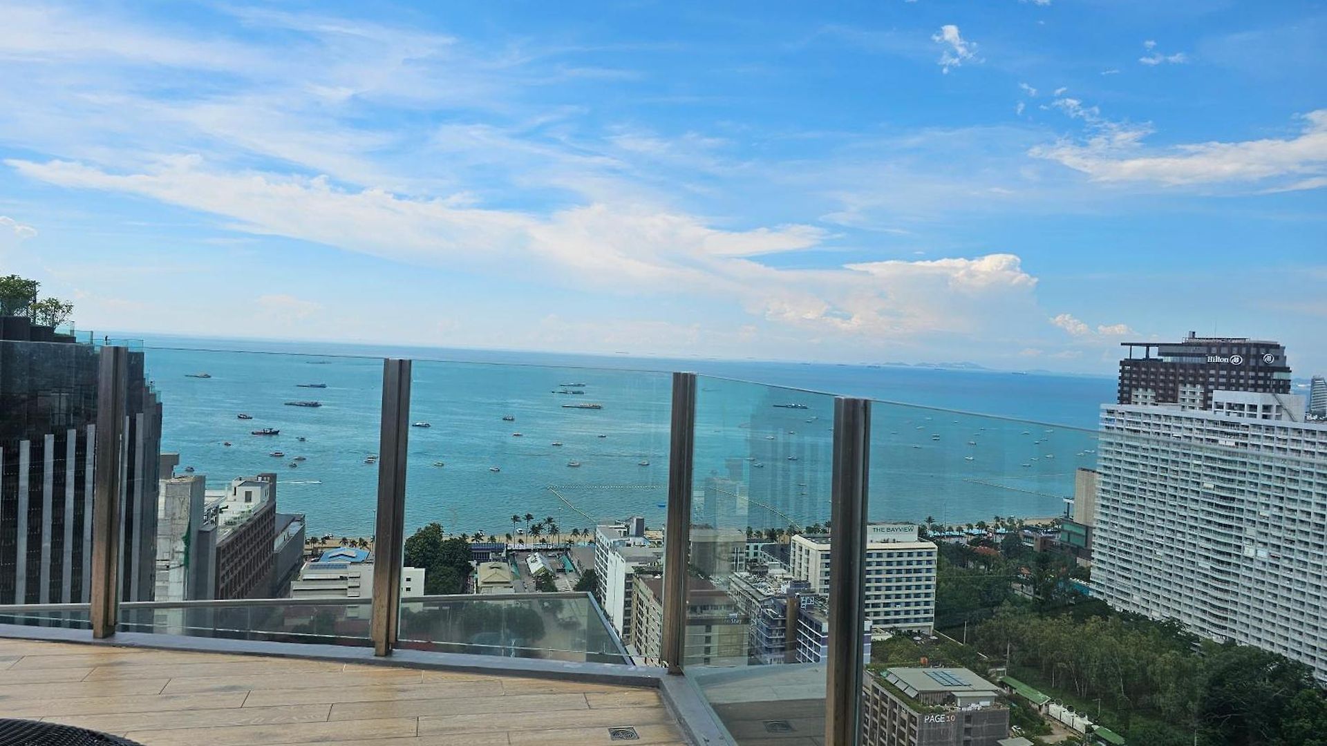 Apartment The Base By Nkl Pattaya