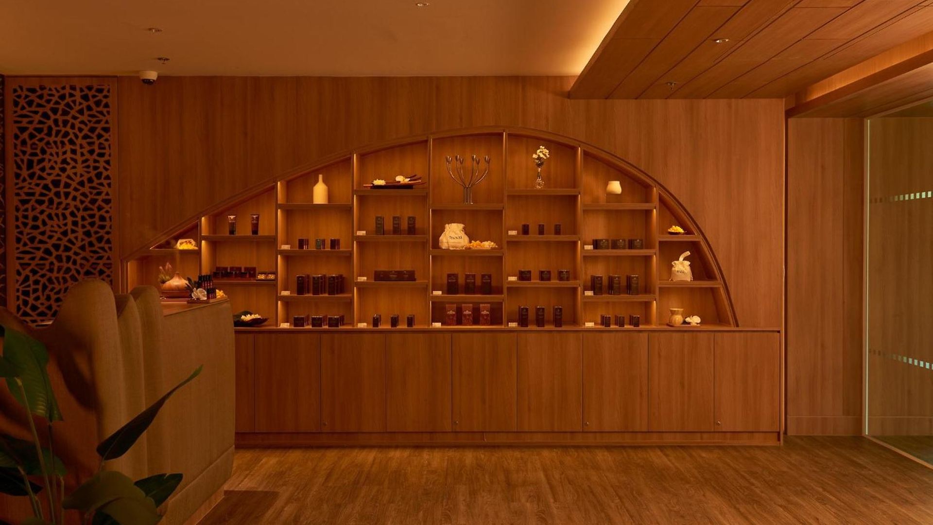 โรงแรม Amari 5*