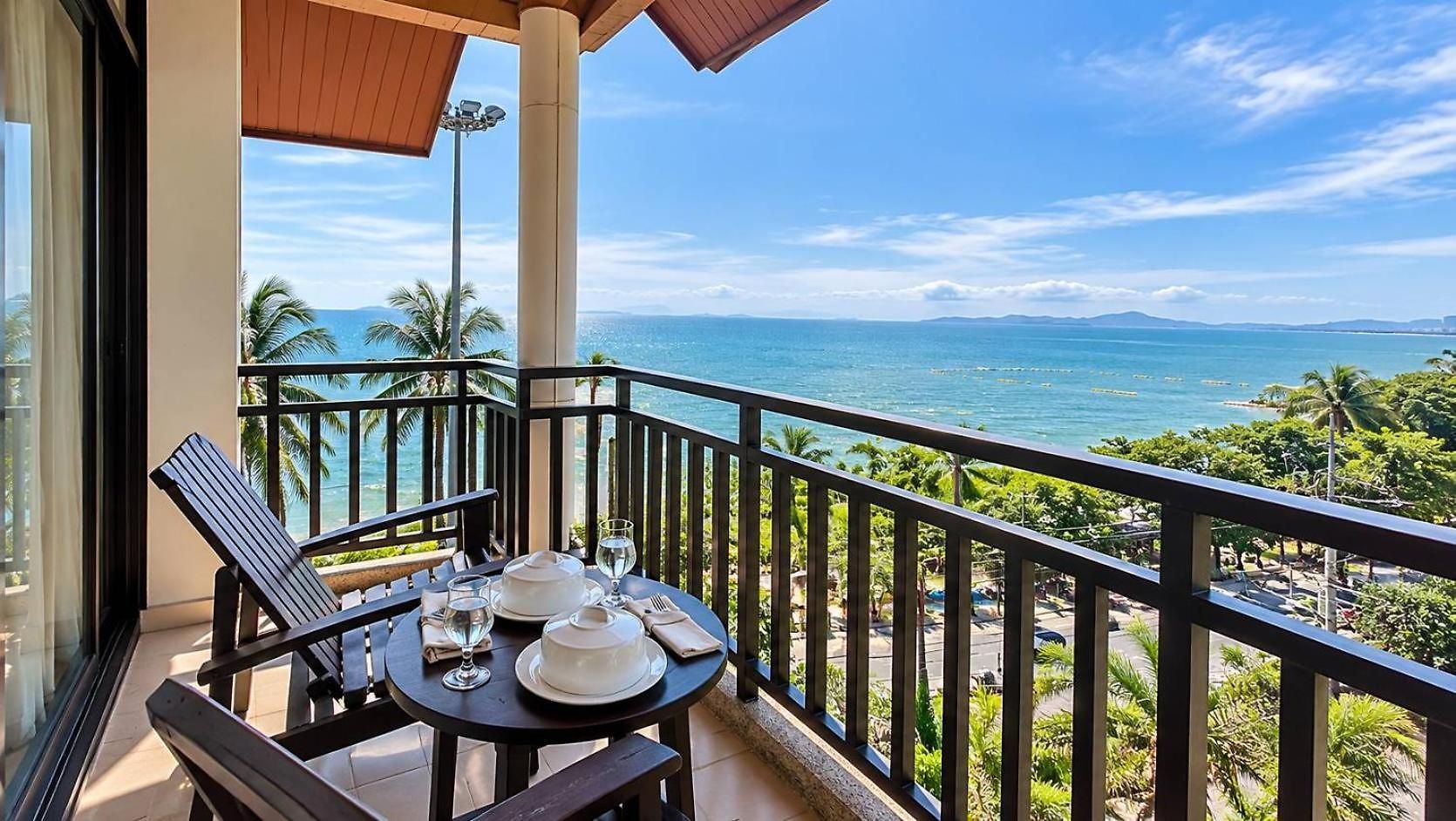 Royal Thai Pavilion Jomtien Hotel 4*