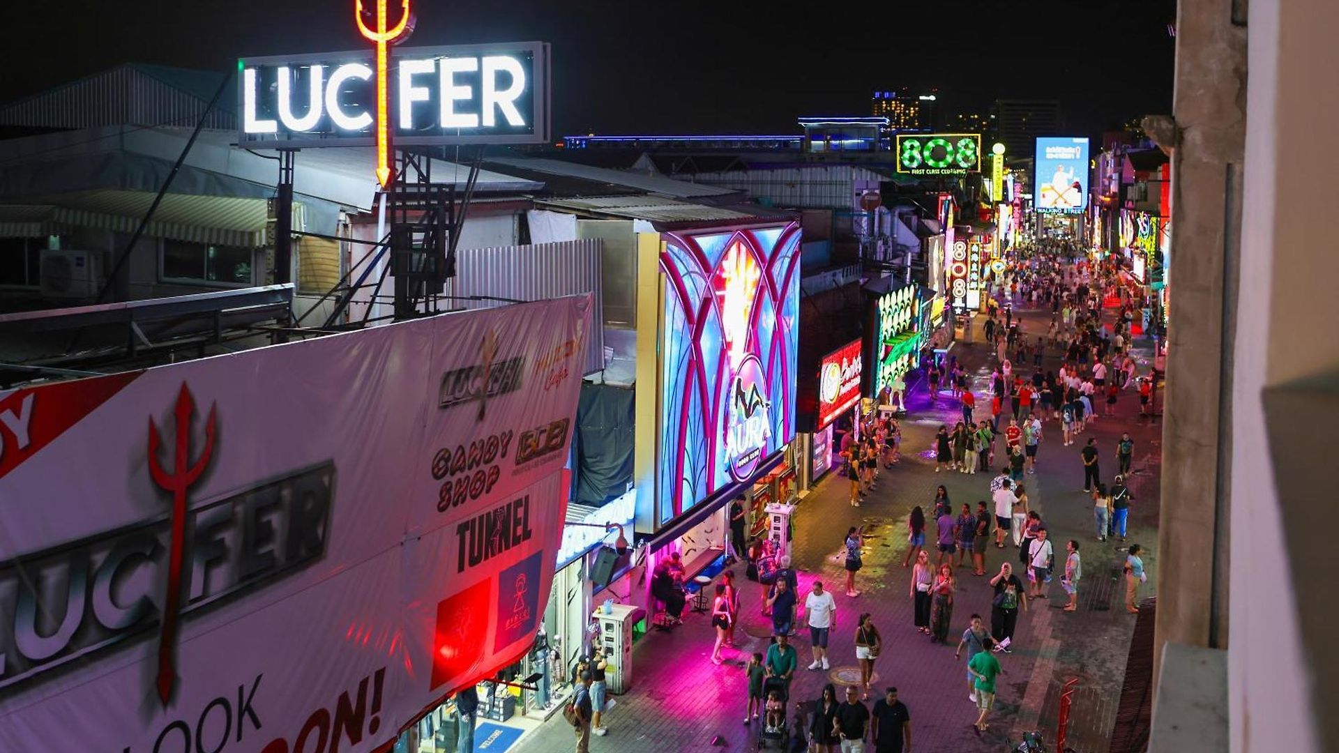 บ้านพัก วอล์คกิ้งสตรีท เกสท์เฮาส์ Pattaya