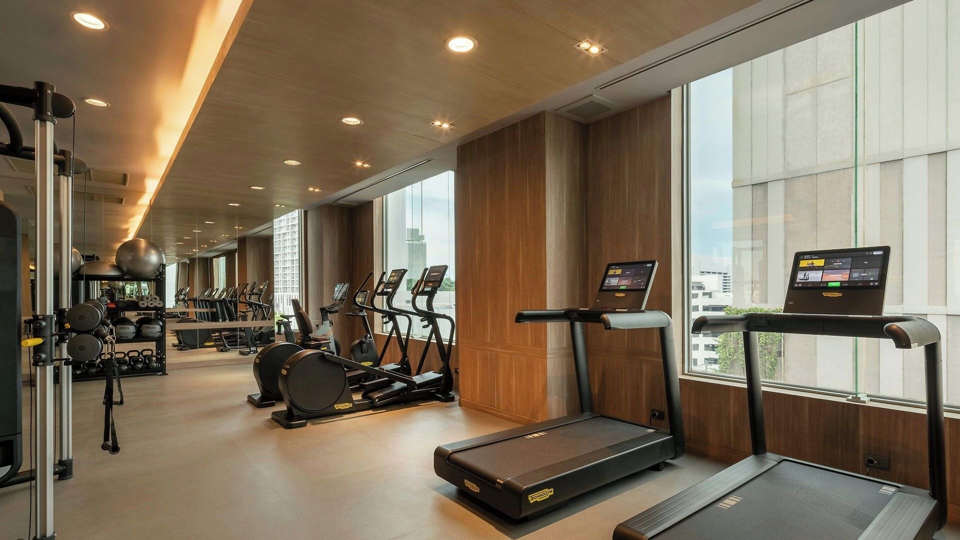 โรงแรมฮอลิเดย์อินน์ พัทยา โรงแรม