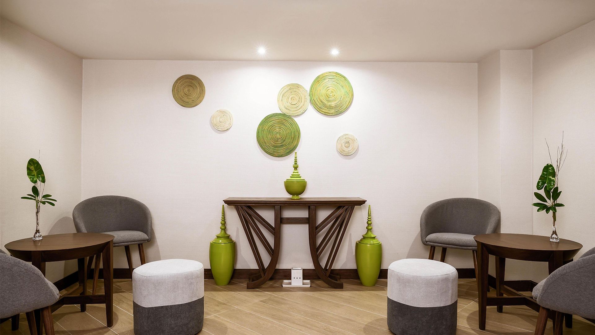 โรงแรม Avani 5*