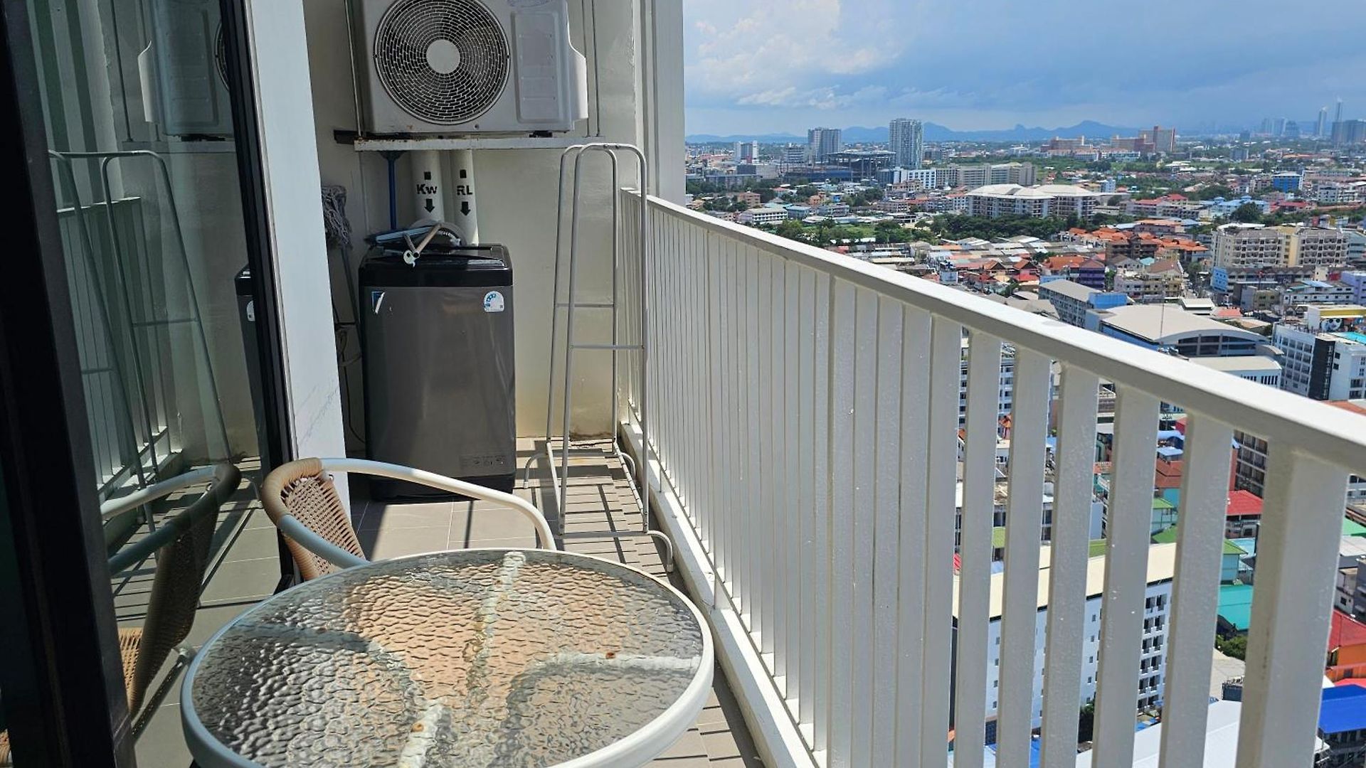 The Base By Nkl Apartment Pattaya