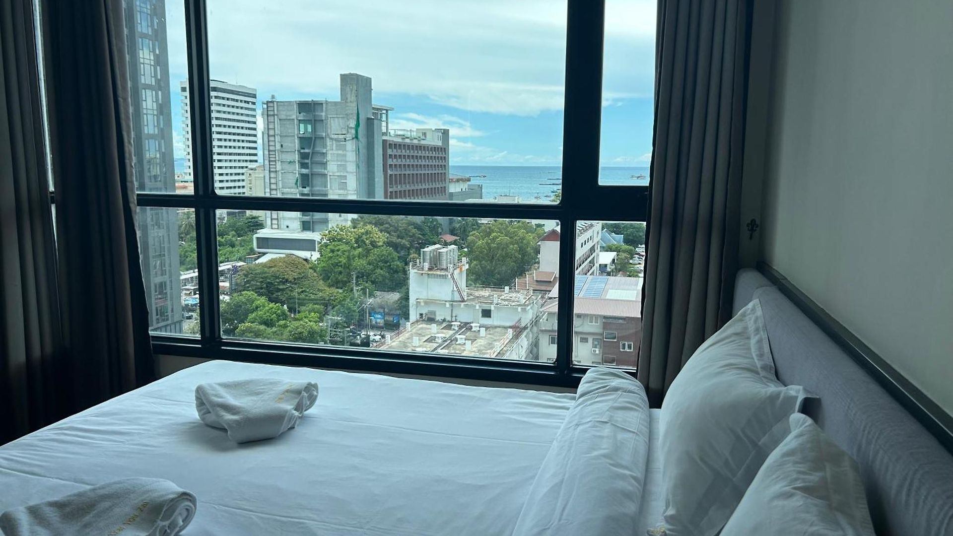 อพาร์ทเม้น The Base Pattaya