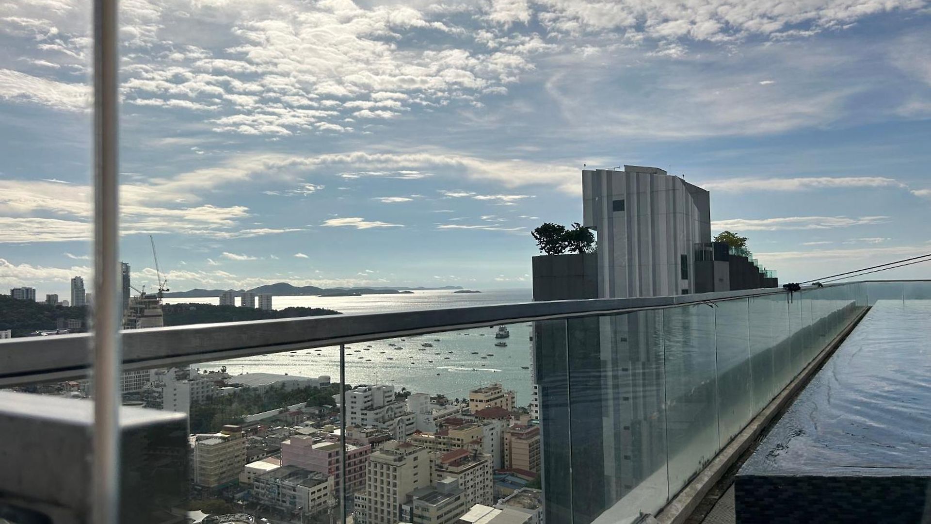 The Base Aparthotel Pattaya