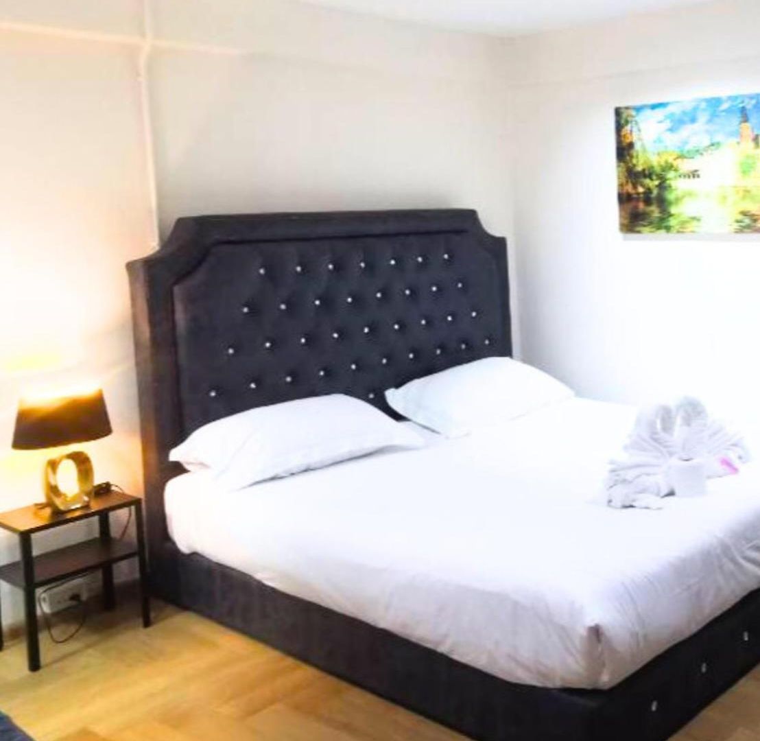 The One โรงแรม 2*