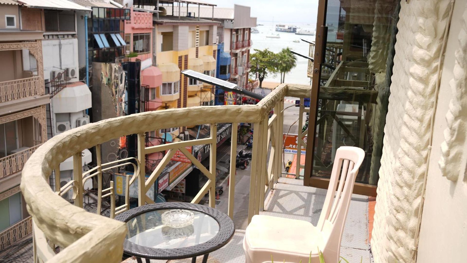 โรงแรม Penthouse 3*