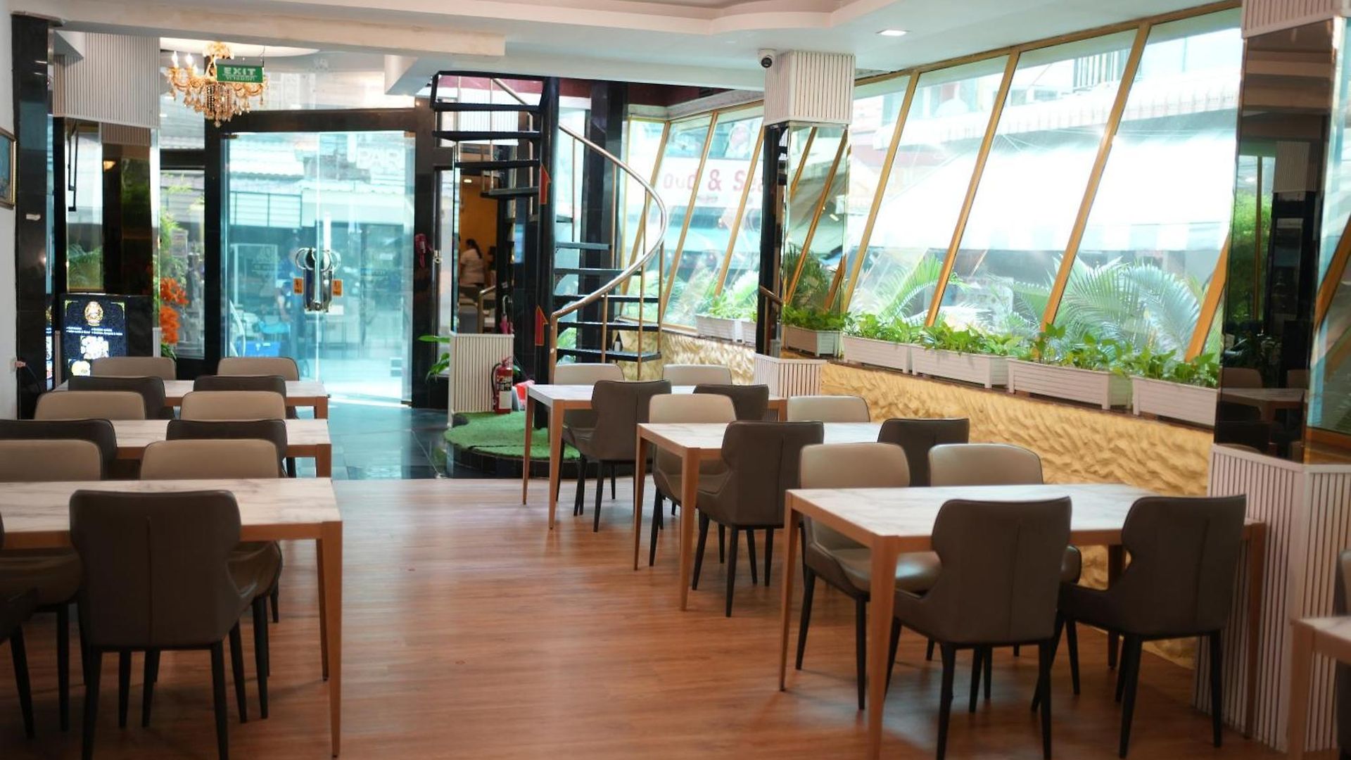 Penthouse โรงแรม 3*