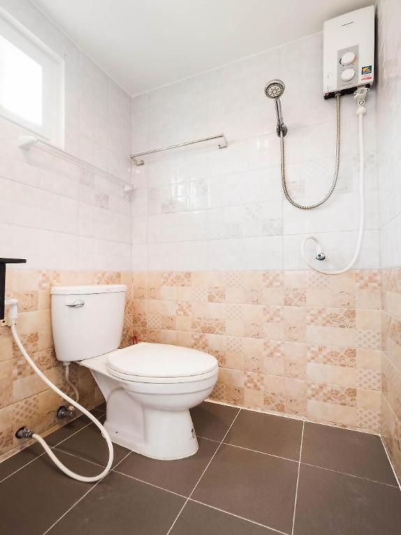 Oyo 1157 Ploy Pailin Place Hotel 2*