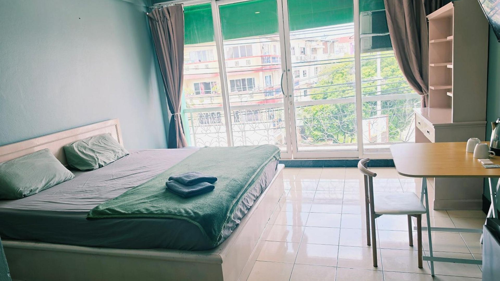 Green Hotel