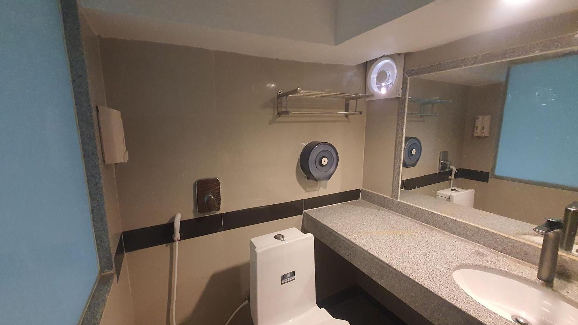 Palette Walking Street โรงแรม 4*