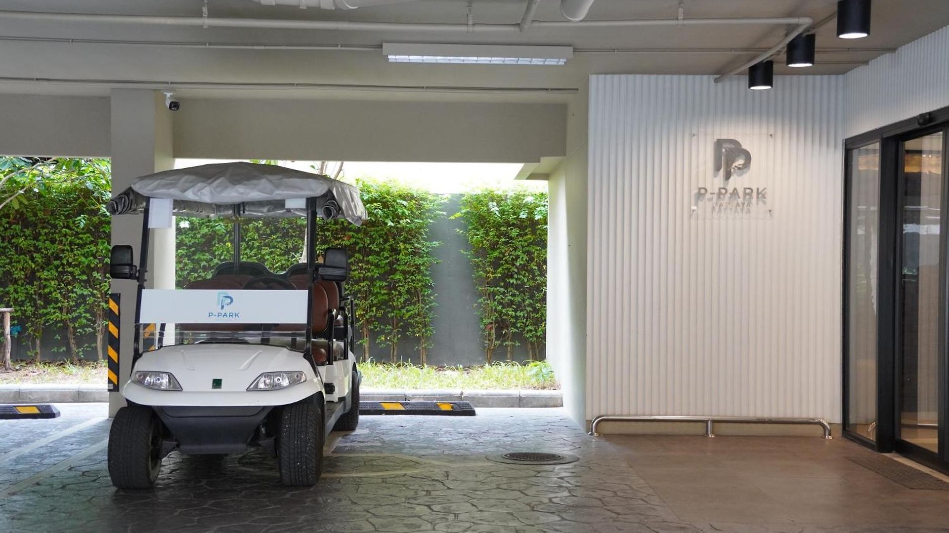 โรงแรม P-park