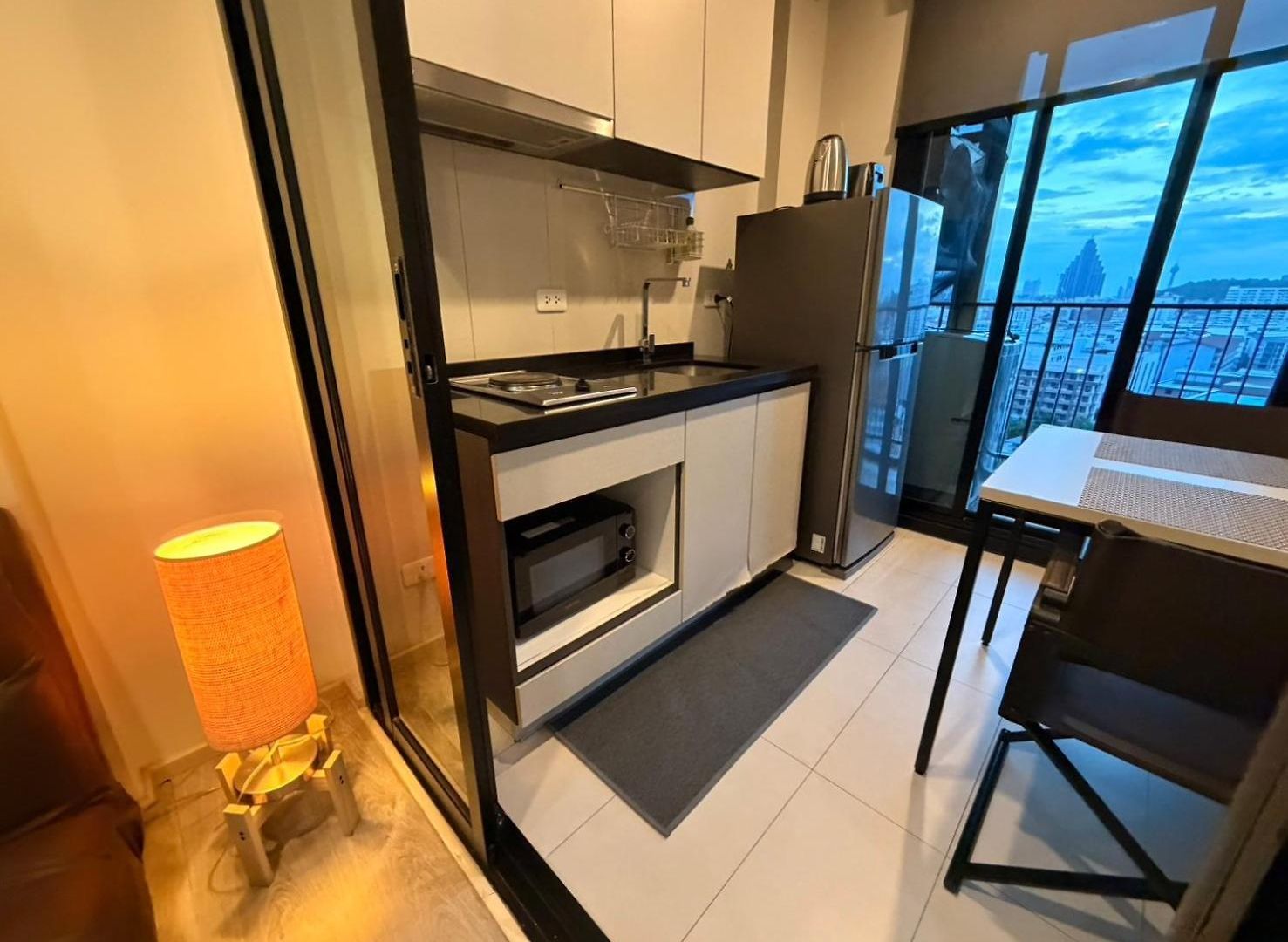 Apartment The Base Pattaya258