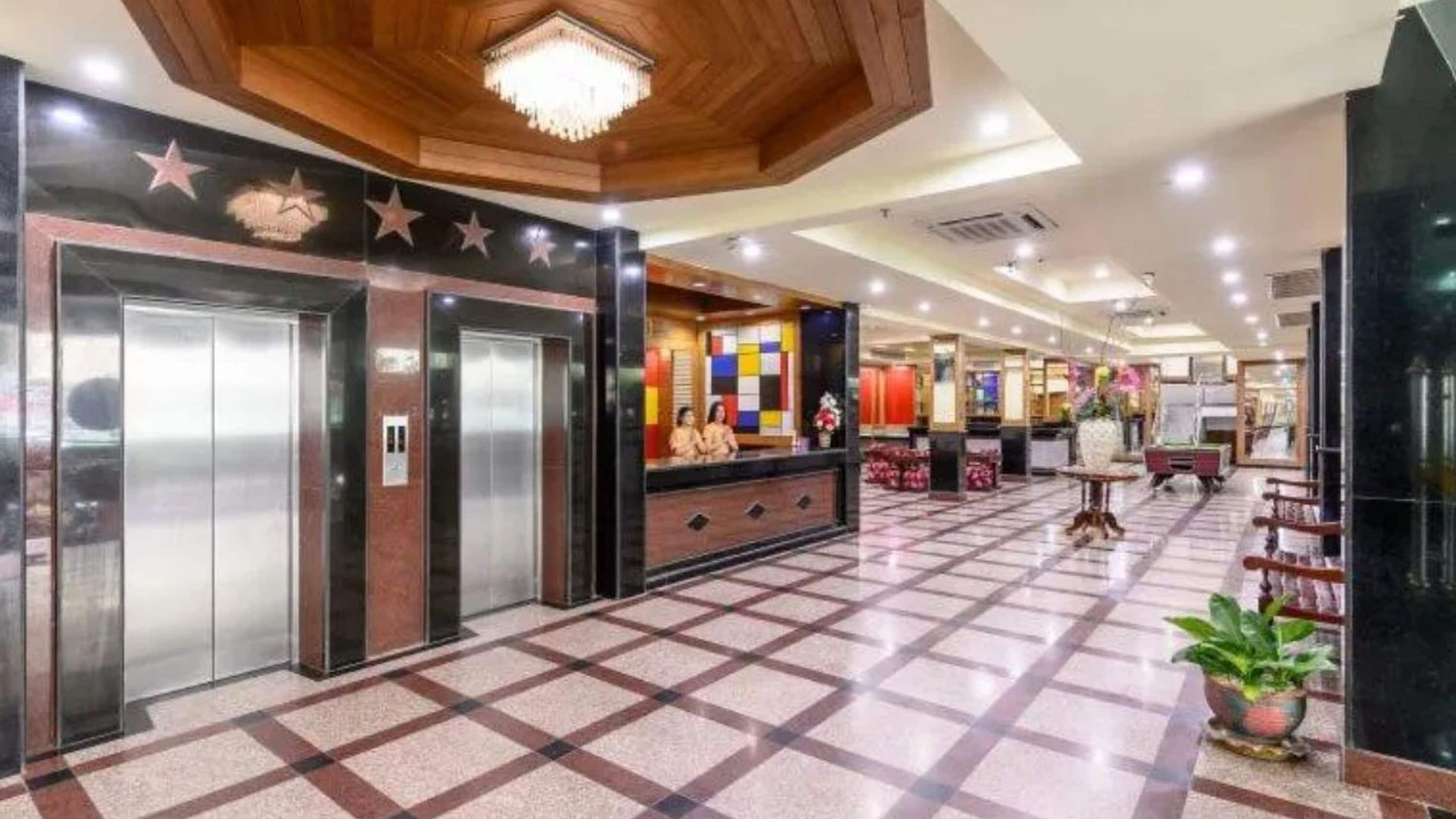 Palette Walking Street โรงแรม 4*