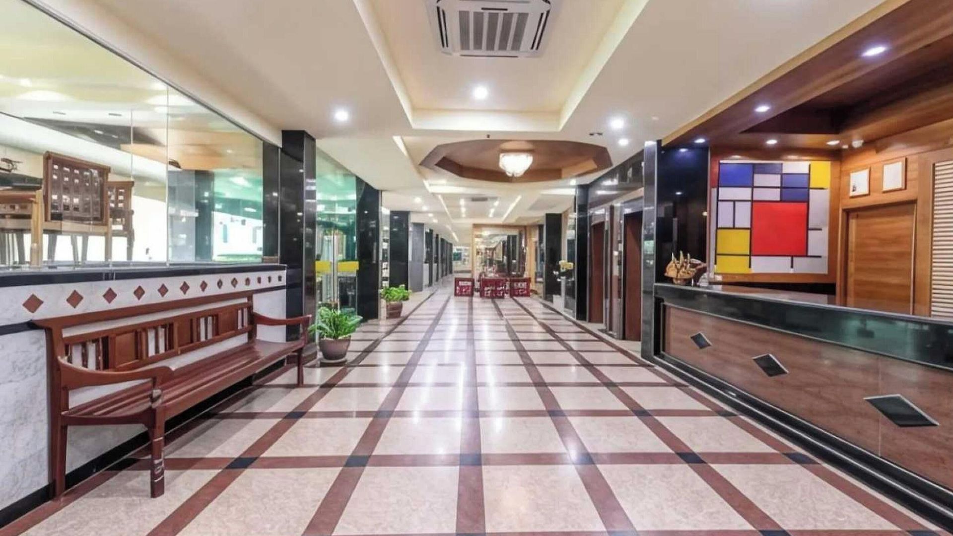 โรงแรม Palette Walking Street