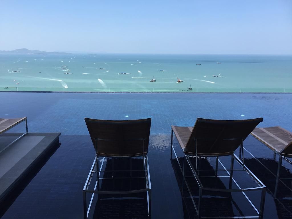 โรงแรม Centric Sea