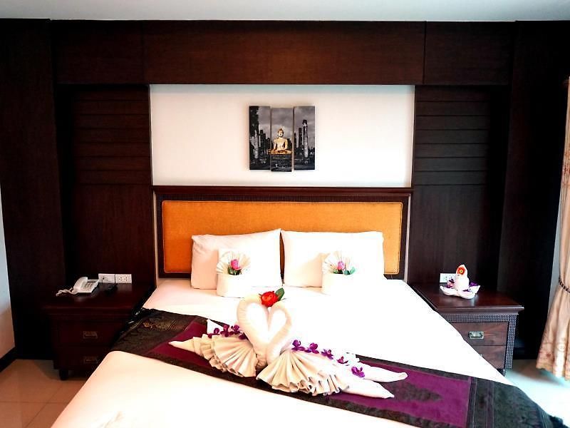 โรงแรม อายาเพลส 2*