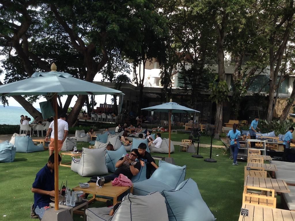 อพาร์ทเม้น Everyday Beachfront Stylish Luxury Jomtien Pattaya