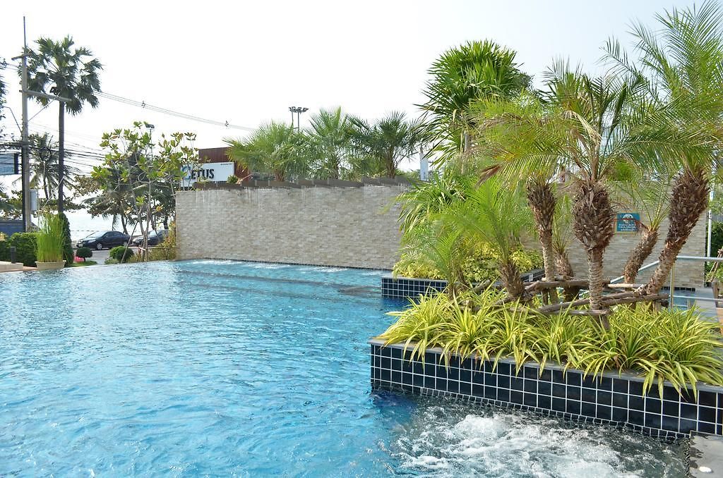 Everyday Beachfront Stylish Luxury Jomtien *