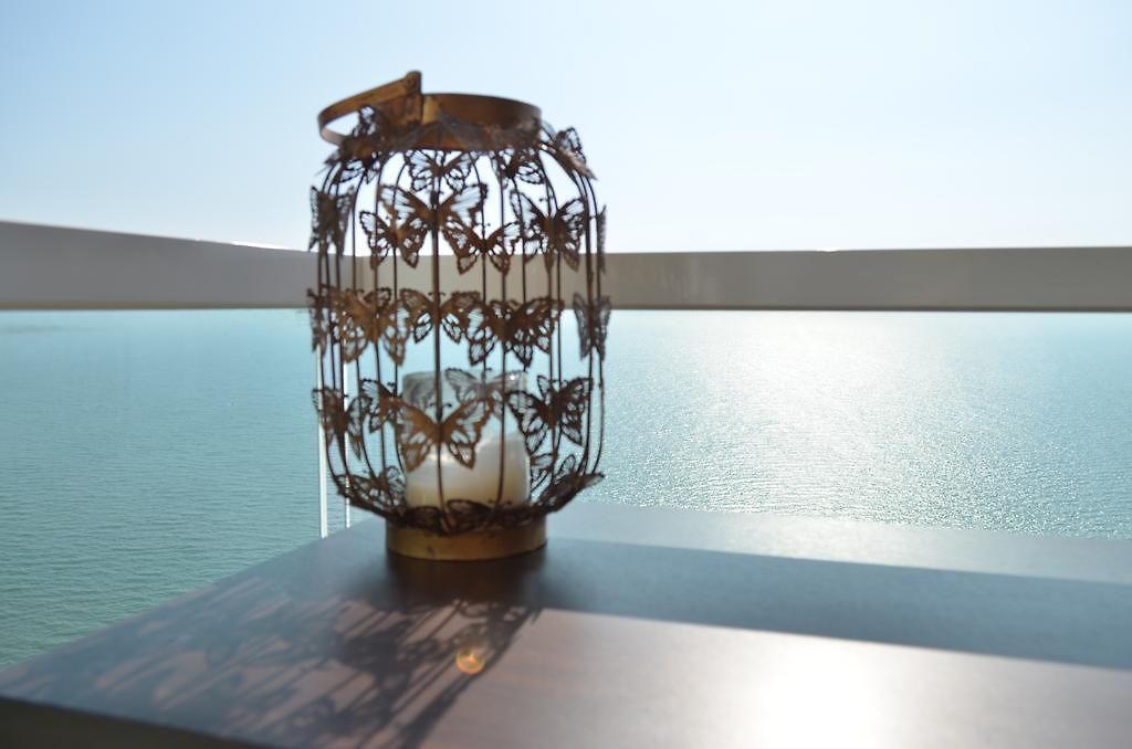 อพาร์ทเม้น Everyday Beachfront Stylish Luxury Jomtien Pattaya