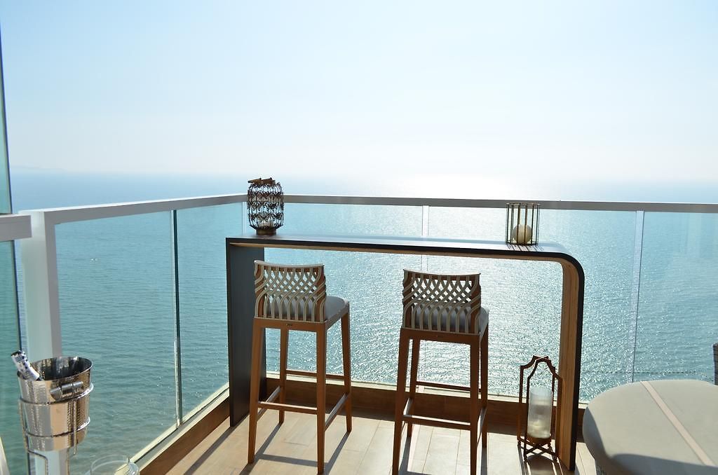 อพาร์ทเม้น Everyday Beachfront Stylish Luxury Jomtien *