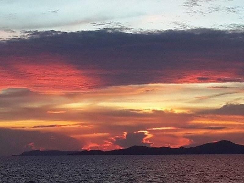 Sea Falcon On The Water โรงแรม Pattaya