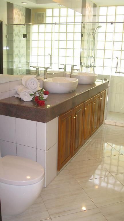 Butterfly Garden Boutique Residences Apts And Villas, A Lifestyle Destination Ex Lg 1-3 Bedroom Units , Full Kitchen, 2 Full Bathrooms, Rain Shower, Bath, Free Bbq, Free Fast Fiber Optic Wifi, Staff 24-7 Pattaya