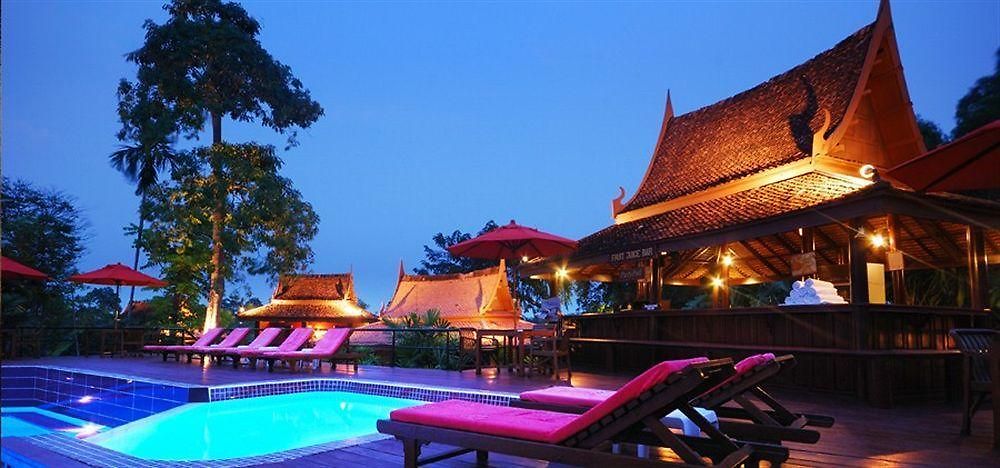 ชูการ์ ฮัท รีสอร์ท 3*
