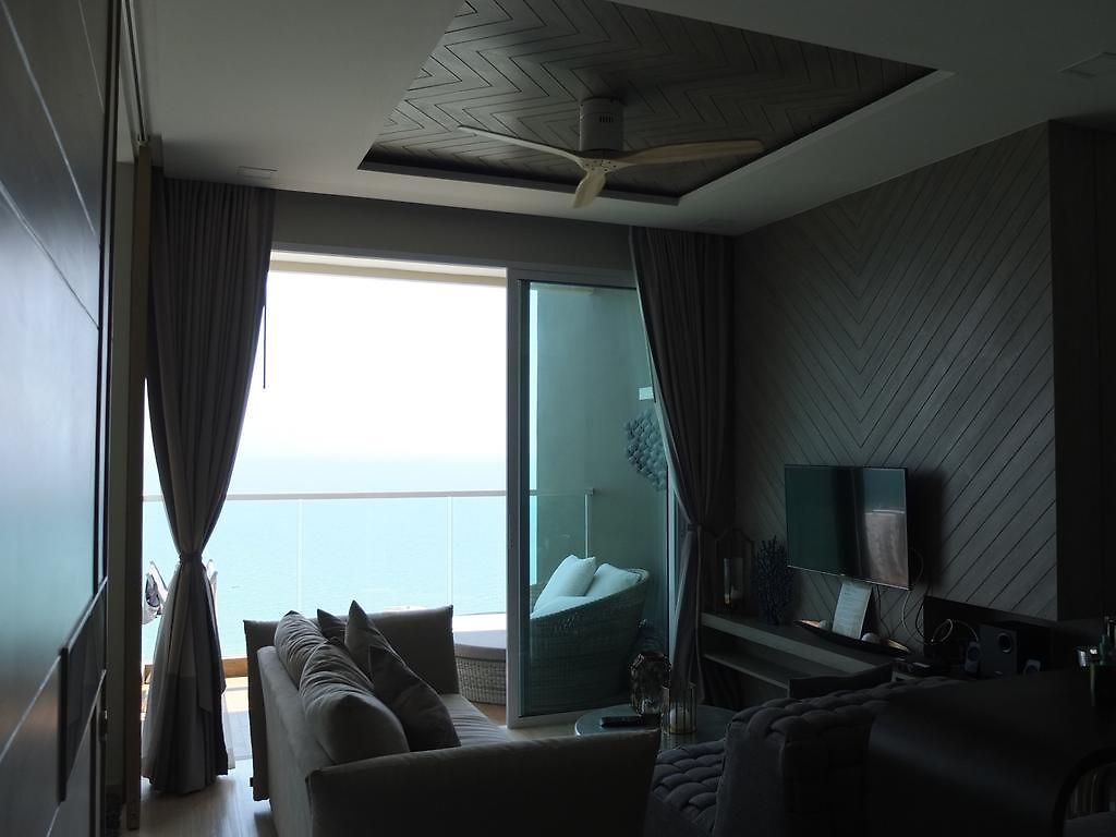 Everyday Beachfront Stylish Luxury Jomtien อพาร์ทเม้น