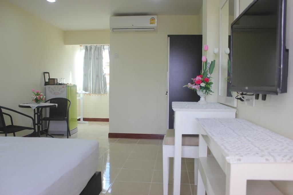 โรงแรม The Moonlight Place