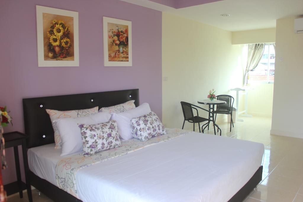 โรงแรม The Moonlight Place 3*